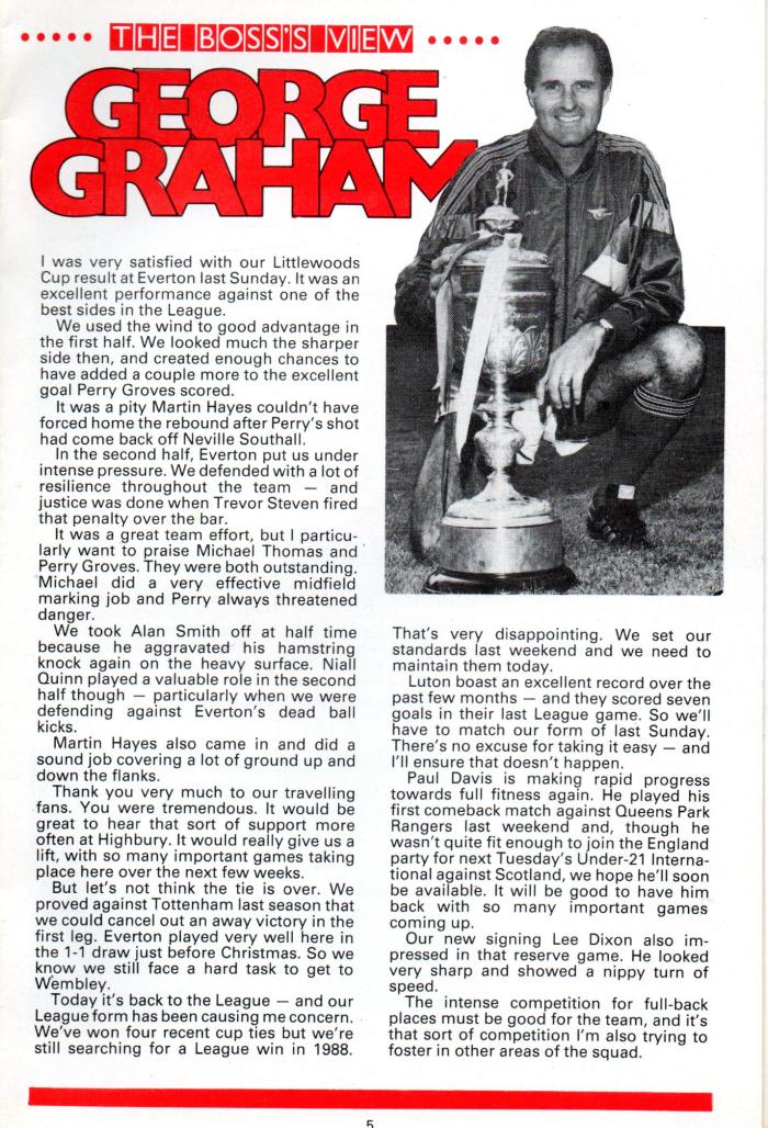 Lee Dixon signs for Arsenal002